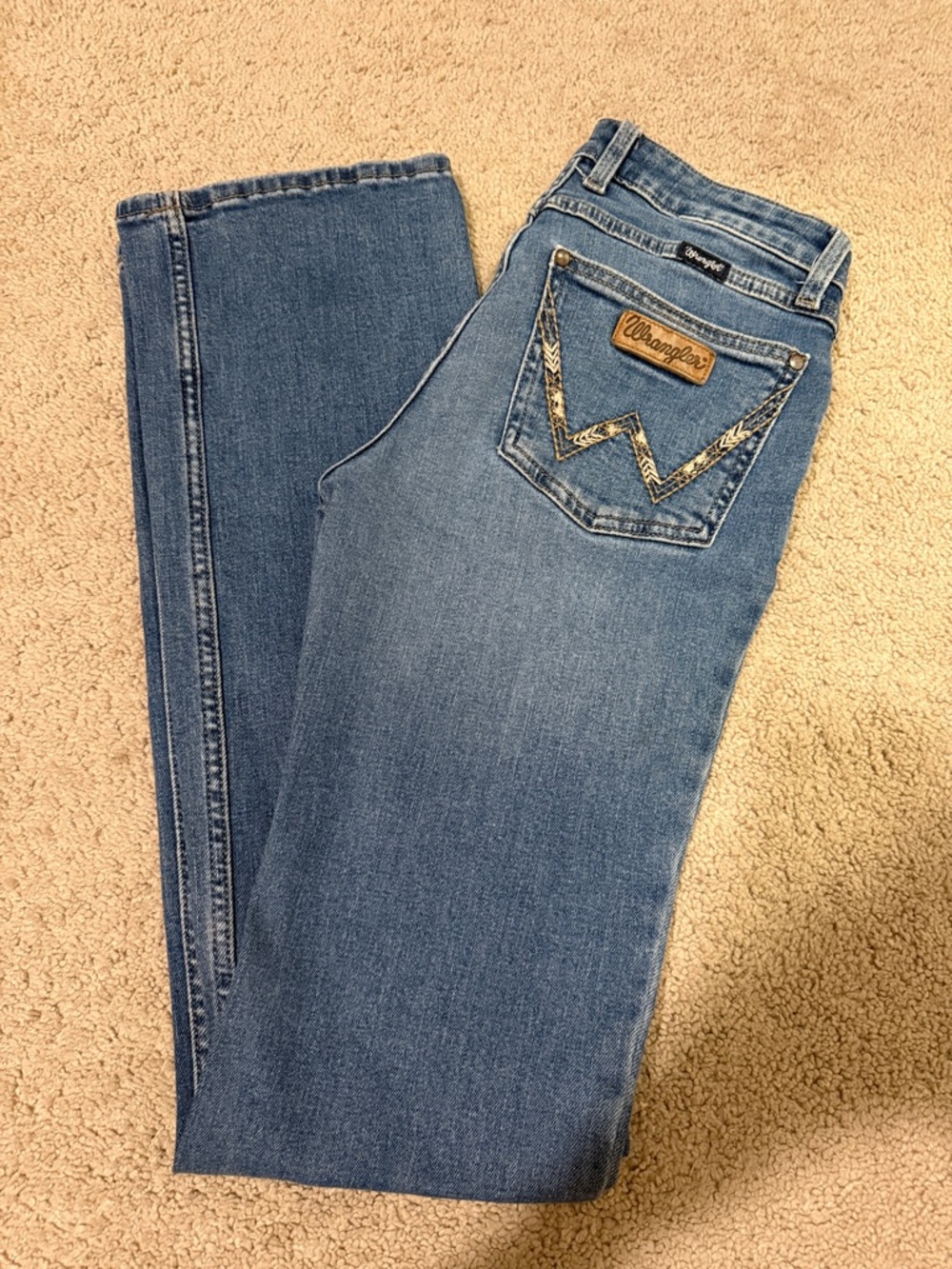 Wrangler Women’s Light Blue Bootcut Jeans with Embroidered Back Pocket